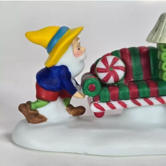 Department 56 Moving Day #56.57230 North Pole Series - Picture 13 of 15